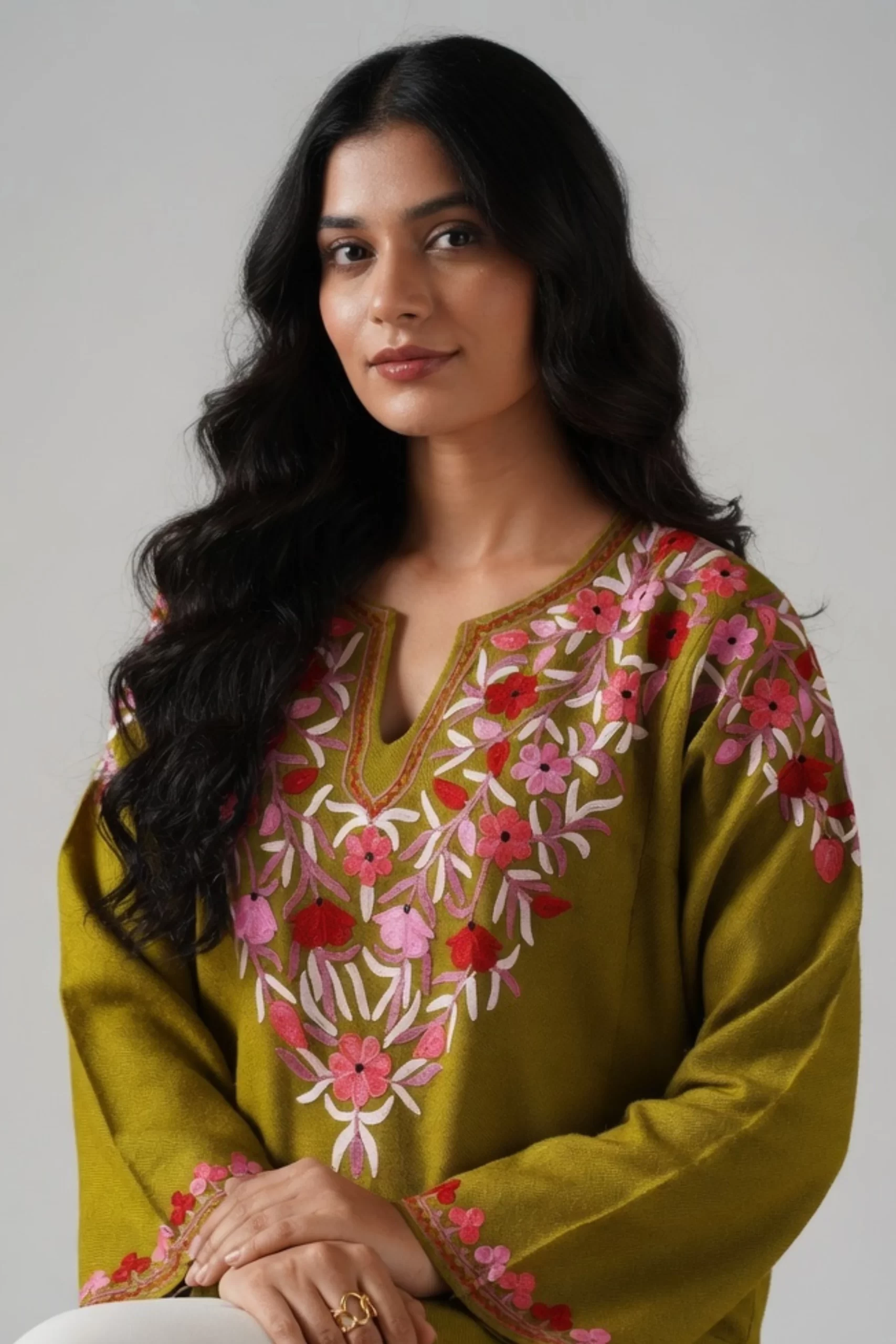 Malabis Lilduyuf Hand Embroidered Olive Green Phiran